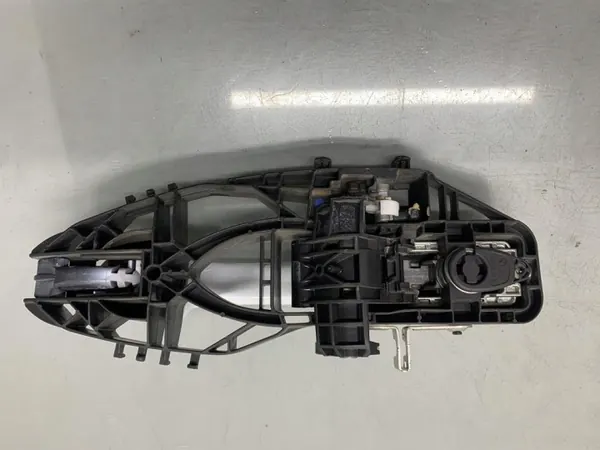 Ford Fiesta MK8 Etu Vasen Ovenkahva OEM H1BBA224ADD image 3