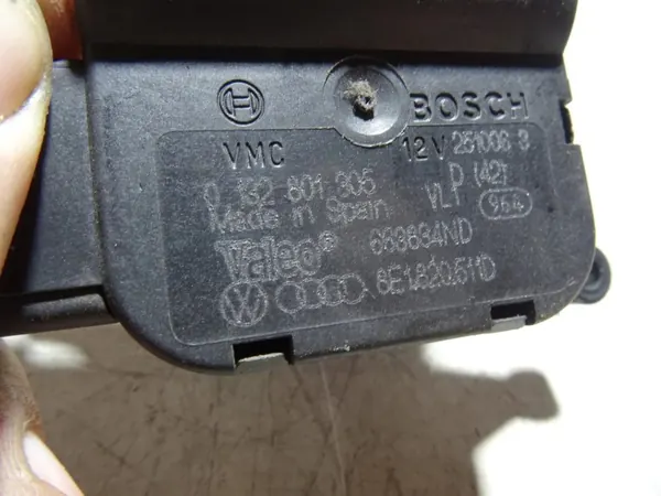 Begagnad Audi OE fläktmotor 8E1820511D för A4 Avant image 3