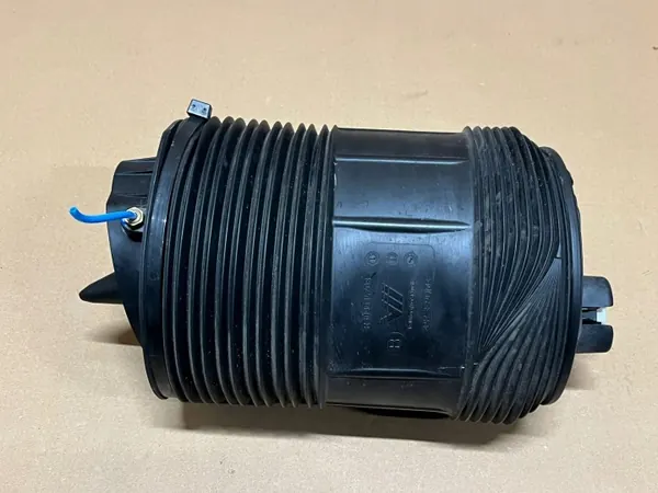 Ilmajousi OEM 4M0616002AK Oikea taka Audi Q7 Q8 image 3
