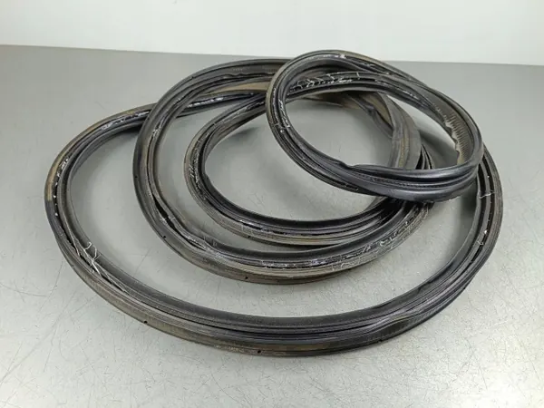 Mazda CX-9 kofferbakdichting OEM FOB56123 image 2