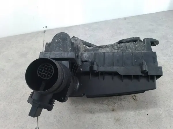 Caja Filtro Aire OEM 3C0129607AF para Audi A3 8P image 6