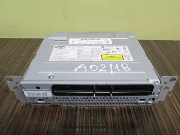 BMW OEM 6821153 Radio Head Unit - Gebruikt Business Media image 2