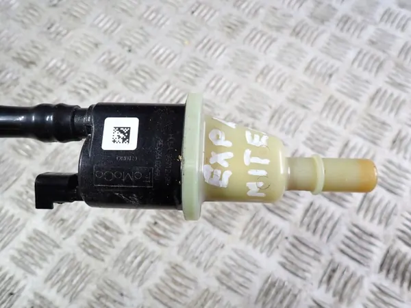 Válvula de vapor combustible Ford OEM HU5A-9G712-DB image 2