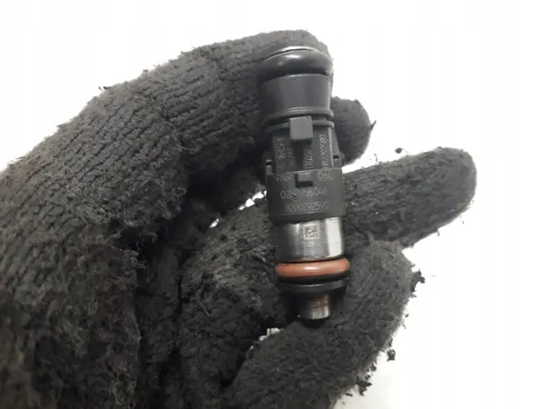 DACIA SANDERO 08-12 1.2 B 16V Inyectores 8200292590 image 5