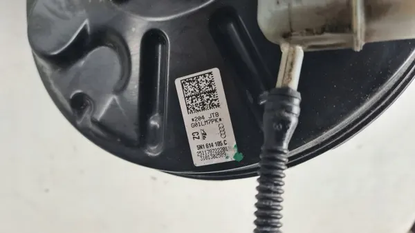 Servo Bomba de Travão OEM 5N1614105C - Peça VW image 3
