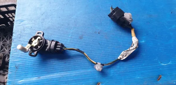Toyota Avensis T25 2.0 D4D kaasupotentiometri OEM image 3