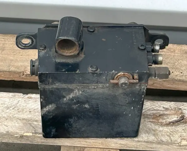 DAF XF 106 ohjaamon kääntöpumppu OEM 1914281 - Käytetty image 2
