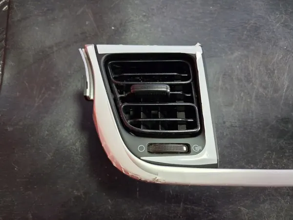 Mittre ventilationsgallret OEM 84740-H8000LEF för Kia Rio IV image 3