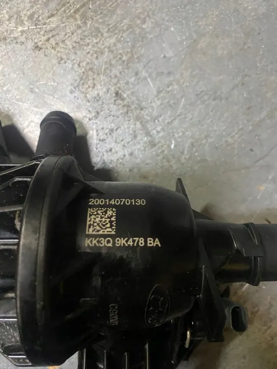 FORD TRANSIT MK8 2.0 ECOBLUE Carcasa de termostato OEM image 2