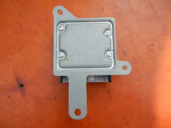 Módulo sensor airbag OEM 985101389R para Renault Clio 4 image 4