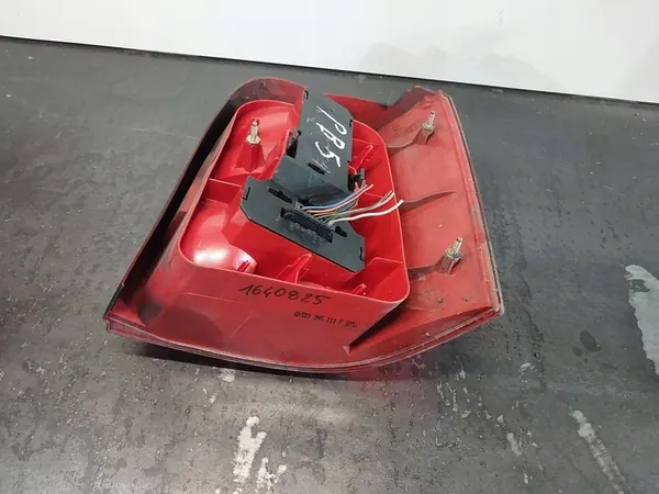 Luz Trasera Izquierda VOLKSWAGEN PASSAT B5 Kombi image 10