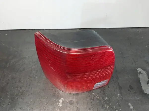 Luz Trasera Izquierda VOLKSWAGEN PASSAT B5 Kombi image 2