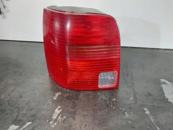 Luz Trasera Izquierda VOLKSWAGEN PASSAT B5 Kombi image 3