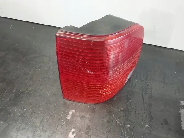 Luz Trasera Izquierda VOLKSWAGEN PASSAT B5 Kombi image 5