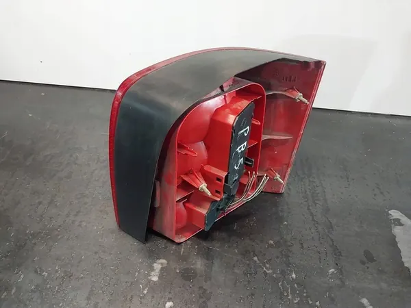 Luz Trasera Izquierda VOLKSWAGEN PASSAT B5 Kombi image 9