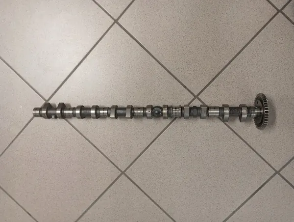 Carcaça de rolamento de cabeçote Mercedes OM648 A613010236 image 3