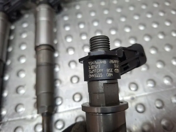 Einspritzdüse OEM 0445115084 für Renault 2.0 DCI image 3