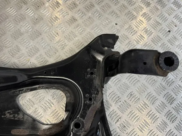 OEM 5Q0199315 Support suspension avant Golf VII image 6