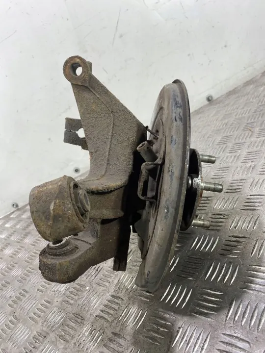 Subaru FBZ20668 Bakhjulsnav - Begagnad OE-del image 7