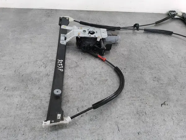 Elevador de vidro dianteiro direito VW Polo 6N III image 3