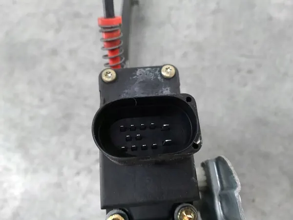 Elevador de vidro dianteiro direito VW Polo 6N III image 9