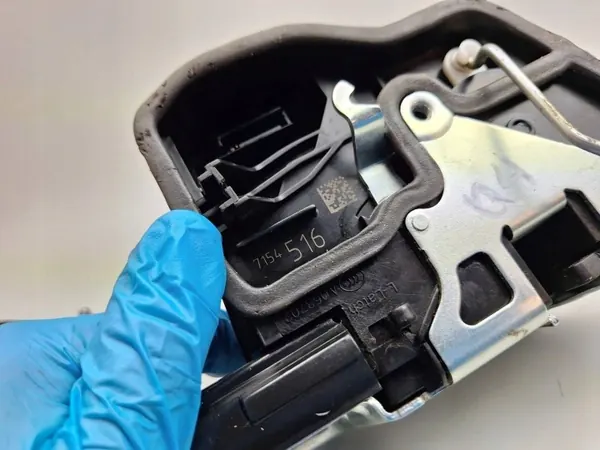 OEM 41543104 Tensor Puerta Trasera Lado Derecho image 9