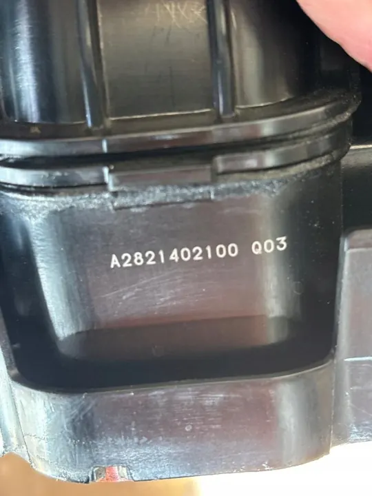 Colector de admisión usado OEM A2821402100 para Mercedes-Benz image 3