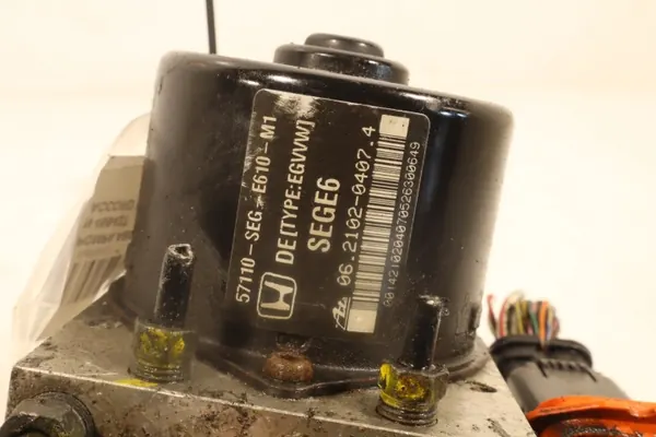 Bomba ABS Honda OEM 57110-SEG-E610-M1 Usada image 7