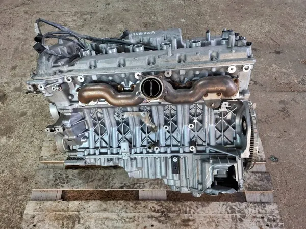 Motor BMW N74B60A OEM S26380165 - V12 TwinTurbo 544CV image 3