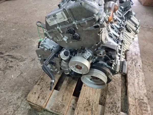 Motor BMW N74B60A OEM S26380165 - V12 TwinTurbo 544CV image 5