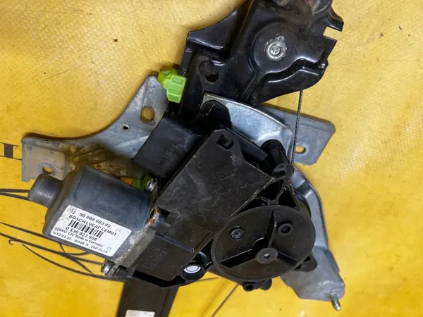 Mecanismo de elevador de vidro traseiro direito Peugeot 508 I image 2