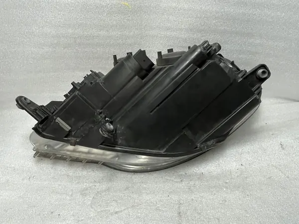 Etuvalo VW Passat CC, 09 - 11 OEM Q_ZVW11D3R(MM) image 5