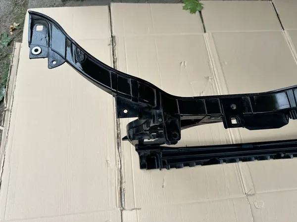 AUDI Q5 I Reforço do Para-choque Frontal 2008-2016 OEM image 3