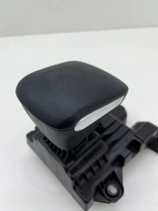 Mercedes GLB W247 vaihdetappi OEM A2476830400 image 3