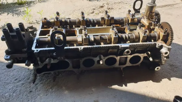 Cilinderkop Mazda 6 2.3B OEM 5y4w - Gebruikt image 3
