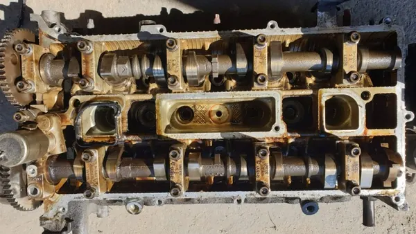 Cilinderkop Mazda 6 2.3B OEM 5y4w - Gebruikt image 5