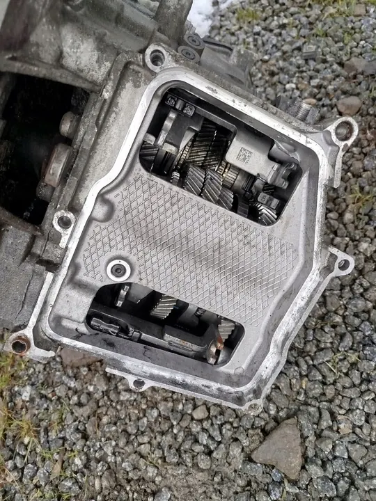 Gearbox Housing 0AM301107 0AM301023 image 10