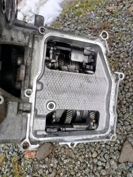 Gearbox Housing 0AM301107 0AM301023 image 9
