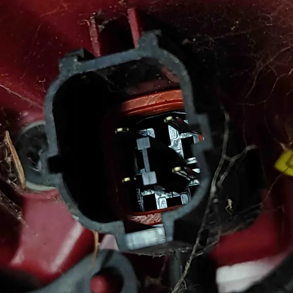 Lámpara trasera izquierda Kia Sportage III image 4