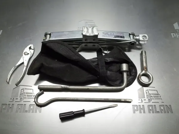 Macaco Honda Civic VIII OEM PHALAN - Estado Usado image 2