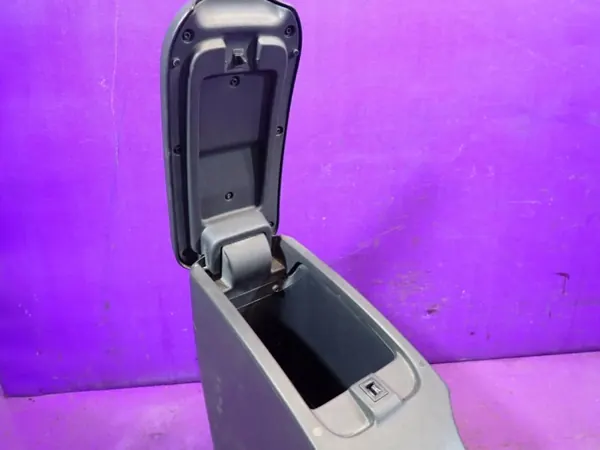 Mittentunnels armstöd Renault Kangoo II 07-13 OEM 8200457030 image 5