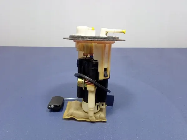 Hyundai Getz Brandstofpomp Drijver OEM 31110-1C010 image 4