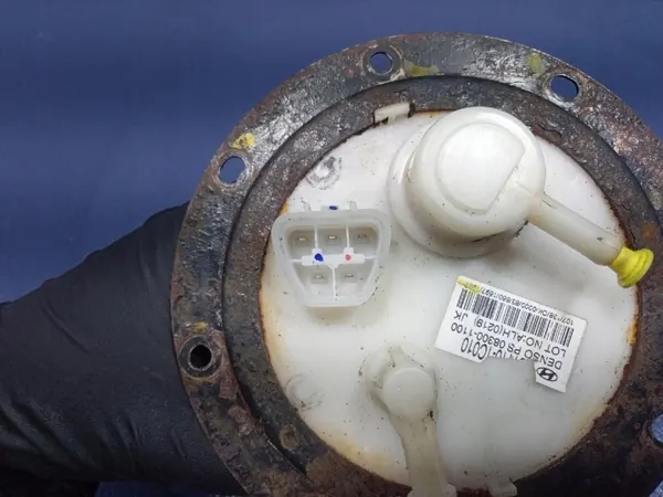 Hyundai Getz Brandstofpomp Drijver OEM 31110-1C010 image 6