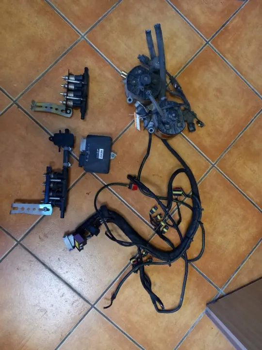 Begagnat Porsche OE LPG-system 67R-013787 image 2