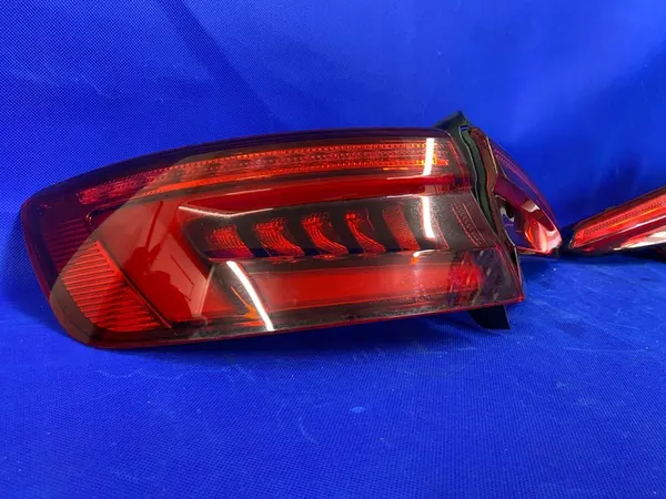 AUDI A4 B9 8W SEDÁN JUEGO DE LUCES TRASERAS LED OEM 8W5945091C image 2