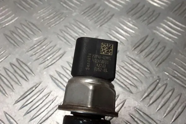 Rampa de combustible FORD RANGER (TKE) 3.2L diesel 2013 image 2