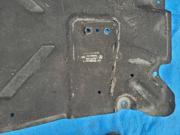 MERCEDES B-KLASA W246 | Motorlock höger A2466840200 image 5