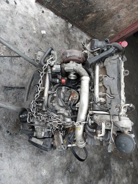 Mercedes W204 W12 E350 3.5D 3.0CDI V6 2010 Motor image 2