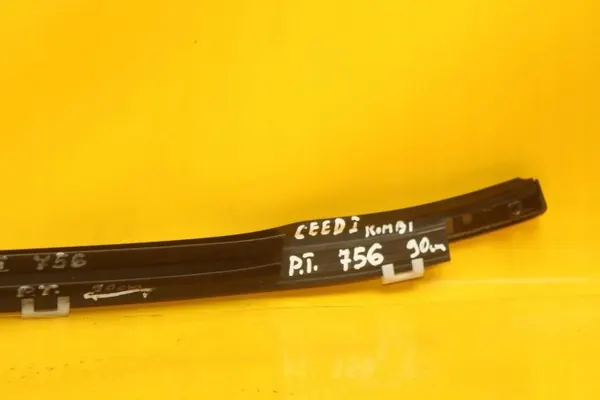 OEM 756 Ovensuojus Oikea Taka Kia Ceed I Farmari image 6
