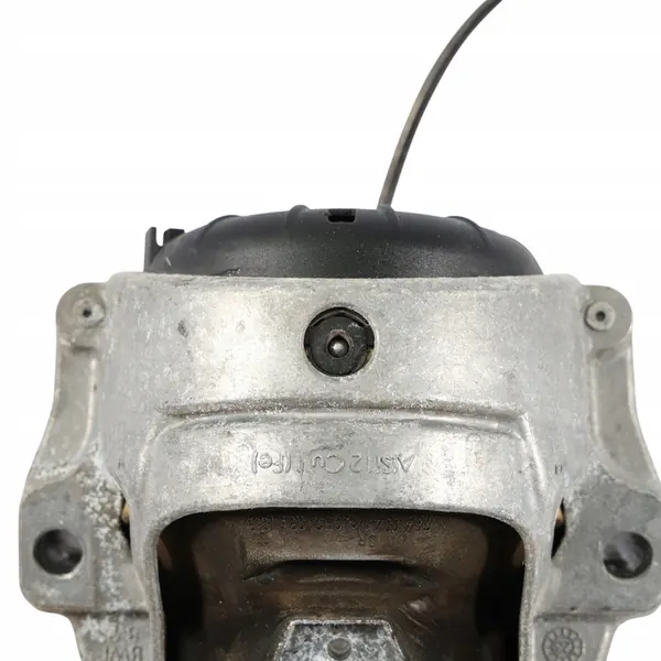 Porsche Macan (95B) 2019 Right Engine Mount image 3